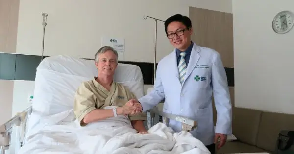 Paciente Americano com Lesão Medular Documenta seu Tratamento com Células-Tronco + Estimulação Epidural
