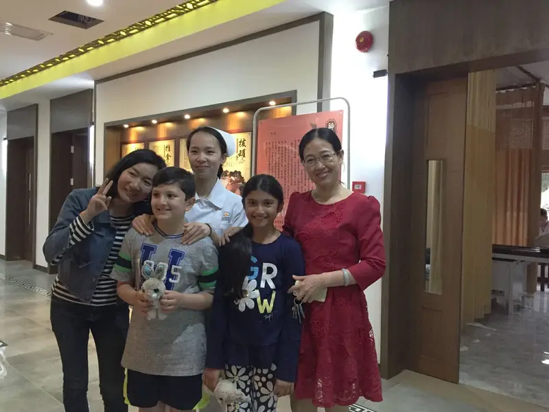paciente na China para tratamento com células-tronco para autismo